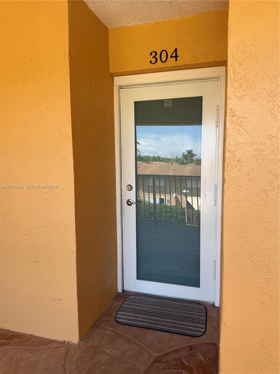 CHATEAU DE VILLE CONDO · #304E in Dania Beach - Photo 14