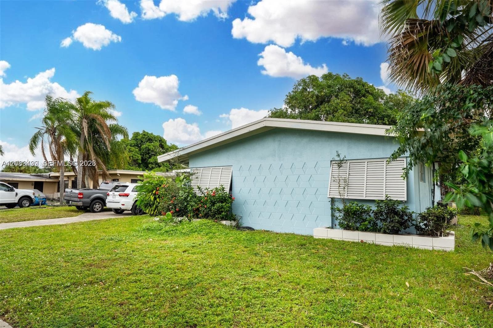 18525 NW 39th Ave #0 photo 1