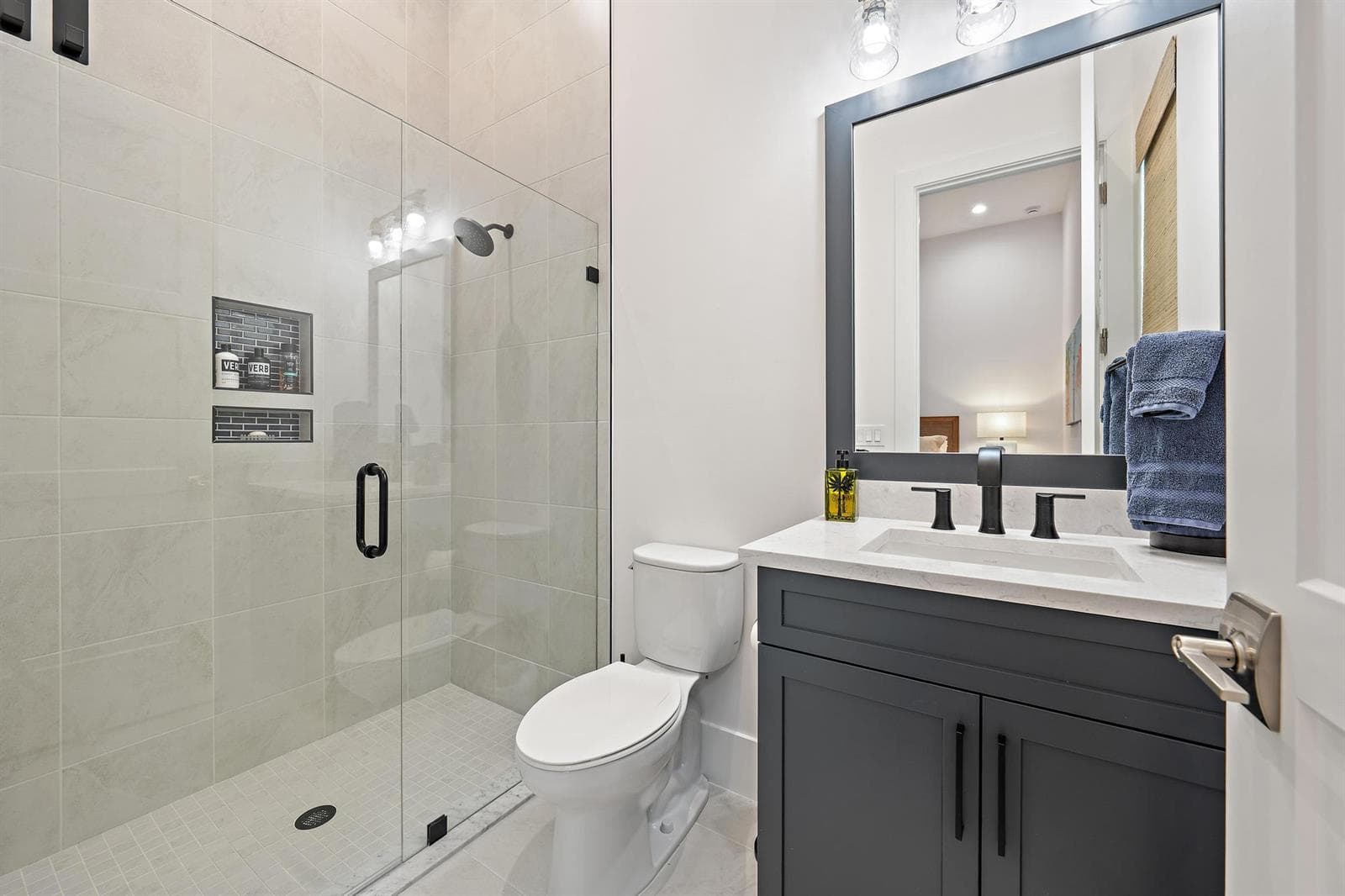 Guest Bathroom 2