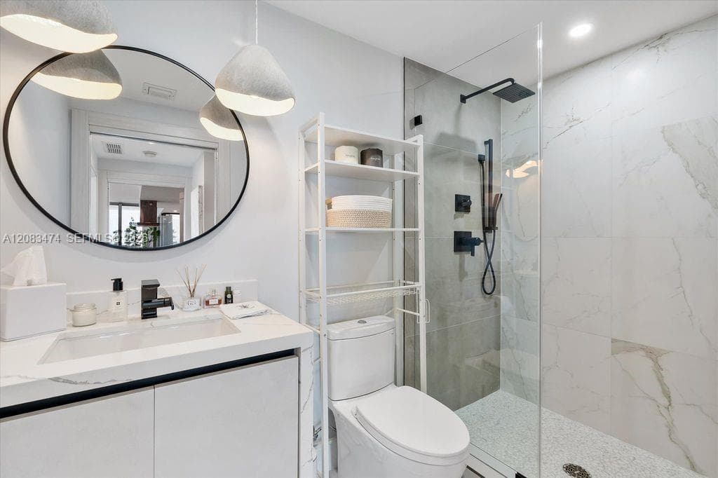 2nd Bathroom