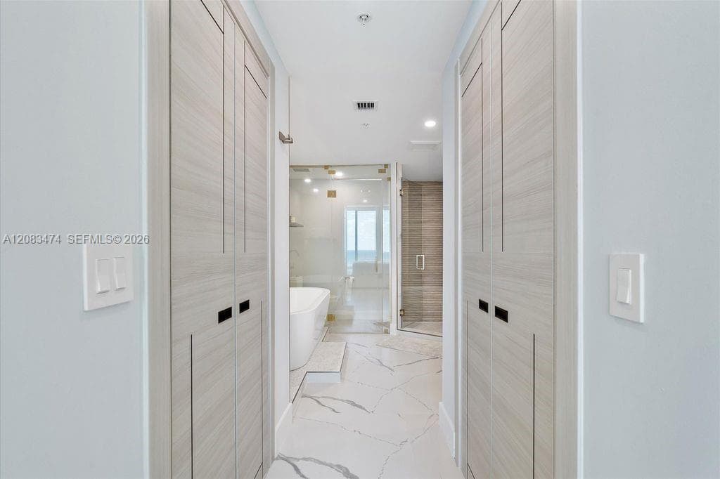 Carillon Miami Beach · #1008 in Miami Beach - Photo 16