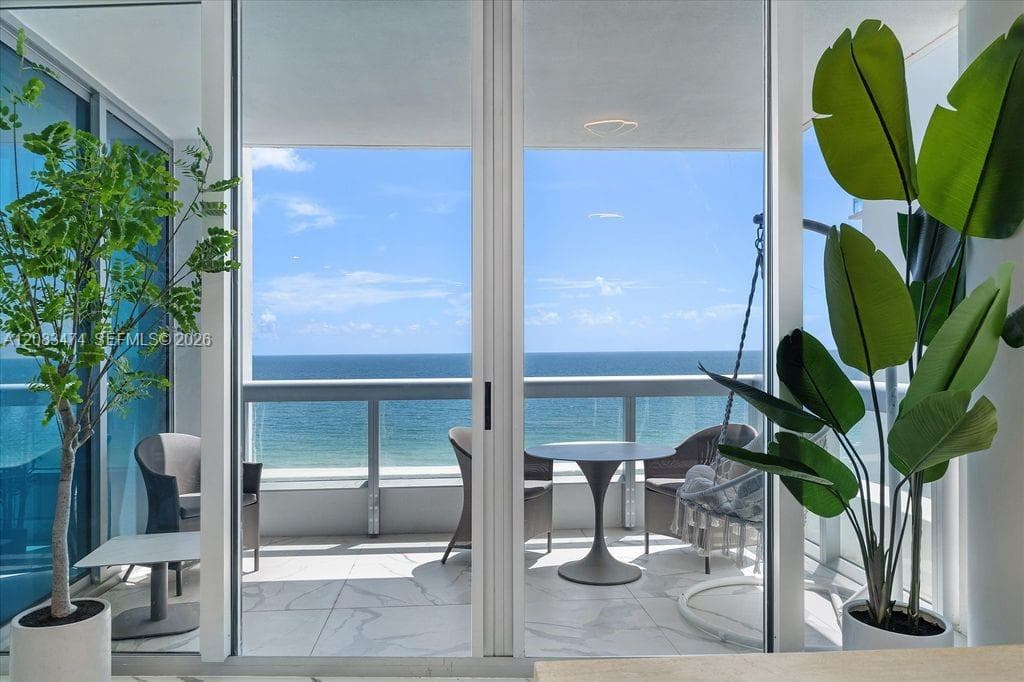 Carillon Miami Beach · #1008 in Miami Beach - Photo 10