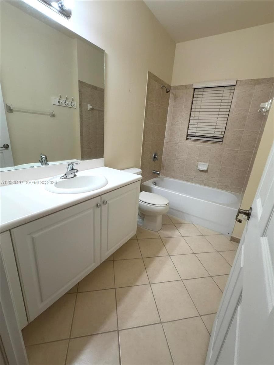 140 NE 28th Ter photo 12