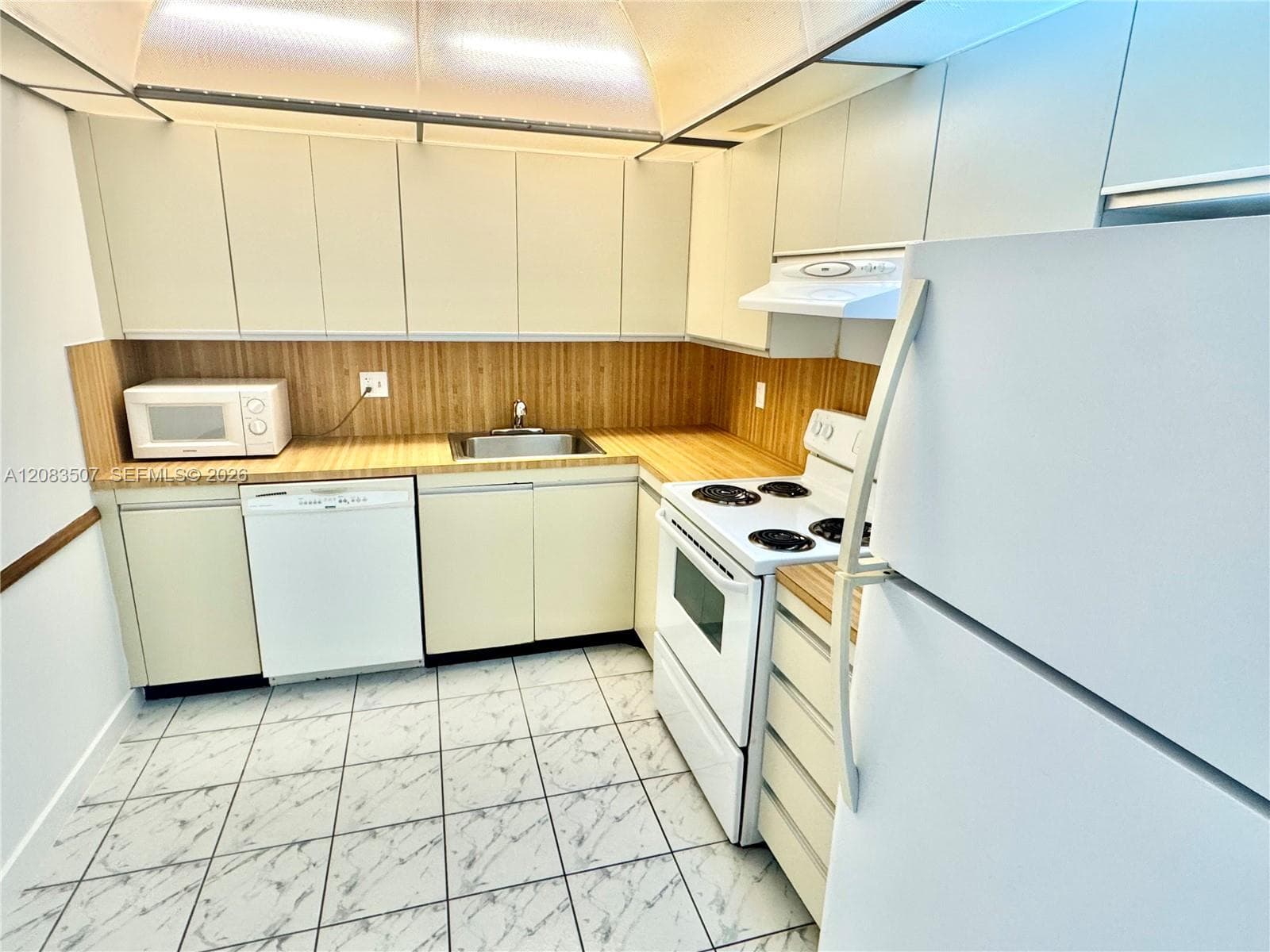 OLYMPUS TOWERS · #1109 in Hallandale Beach - Photo 4