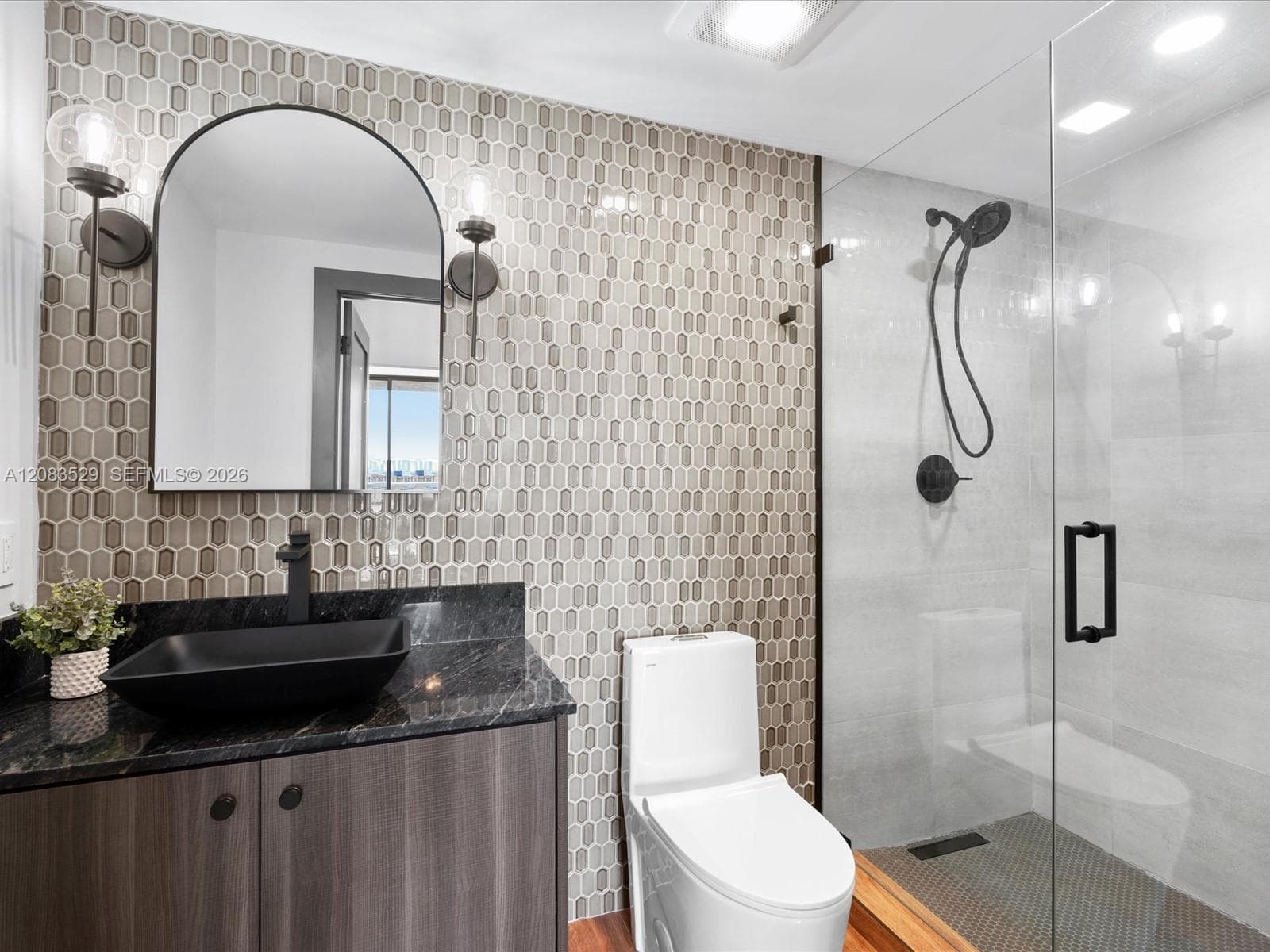 BLUE LAGOON CONDO · #1117 in Miami - Photo 28
