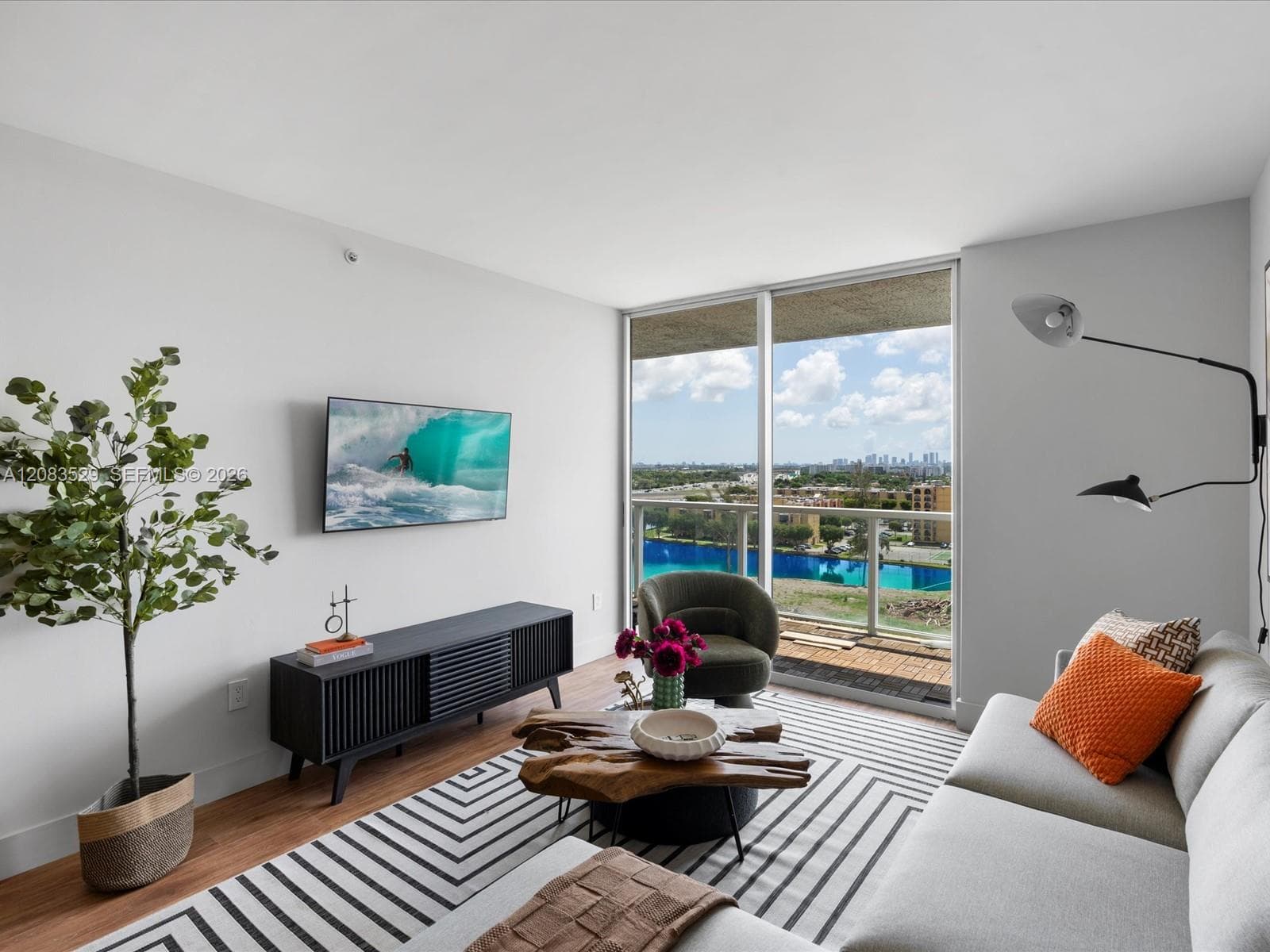 BLUE LAGOON CONDO · #1117 in Miami - Photo 8