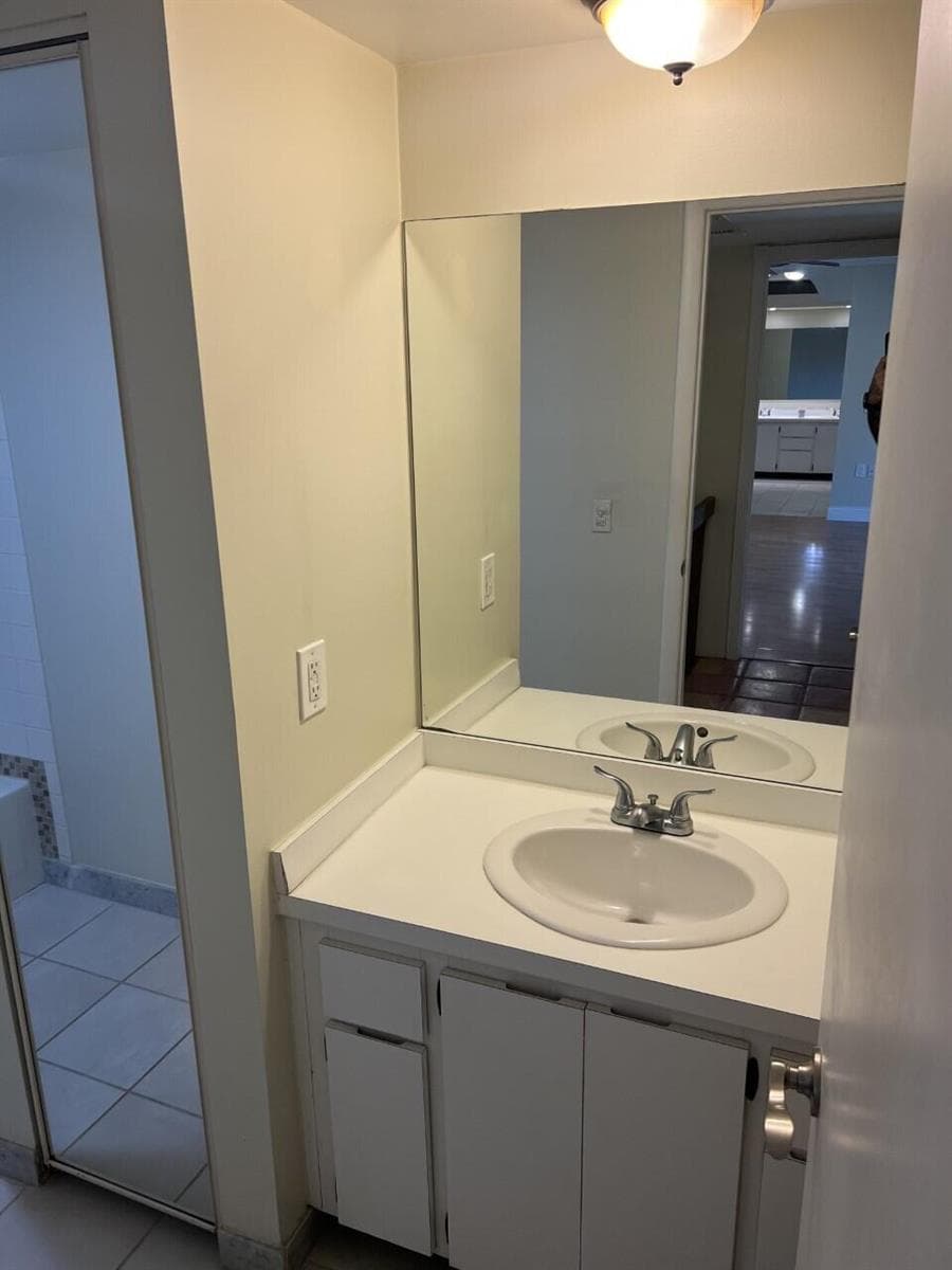 2nd Bathroom
