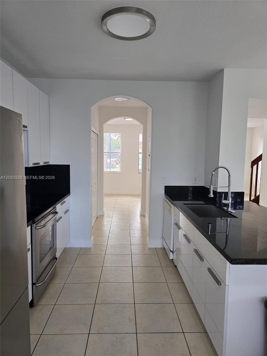 10824 SW 240th Ln photo 4