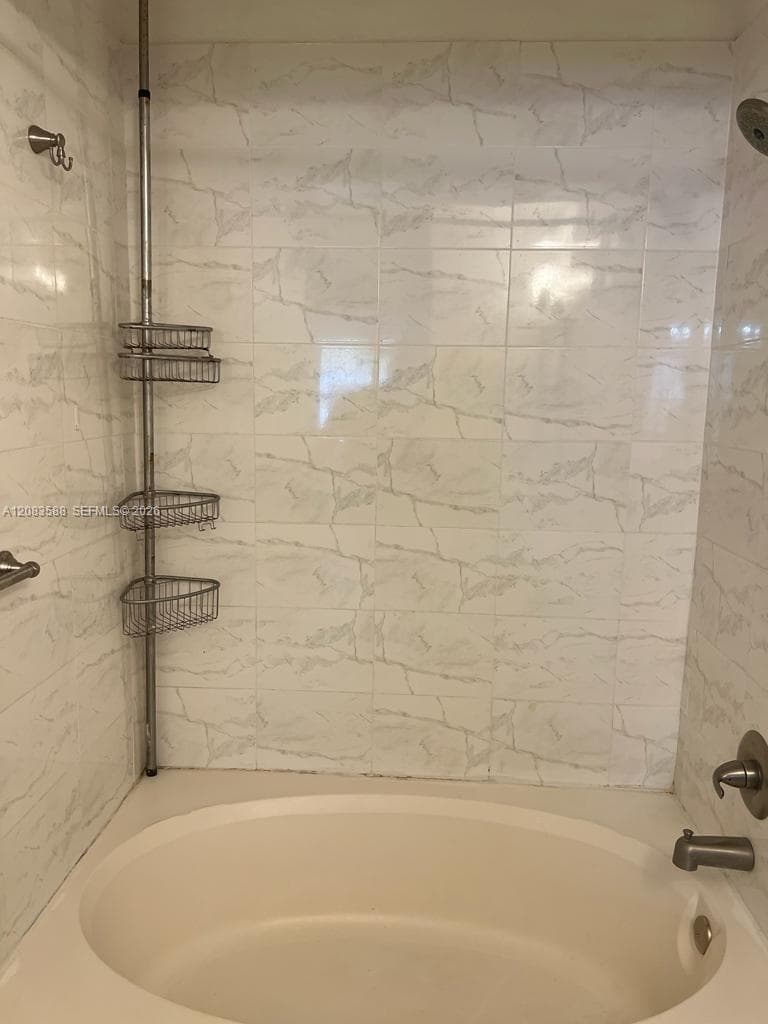 BISCAYNE BEACH CLUB CONDO · #1228 in Miami - Photo 28