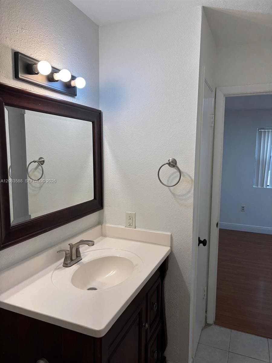 BISCAYNE BEACH CLUB CONDO · #1228 in Miami - Photo 24