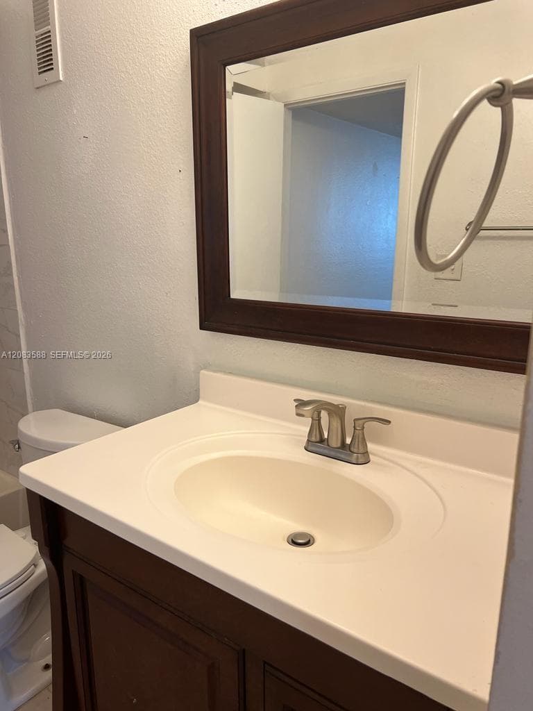 BISCAYNE BEACH CLUB CONDO · #1228 in Miami - Photo 29