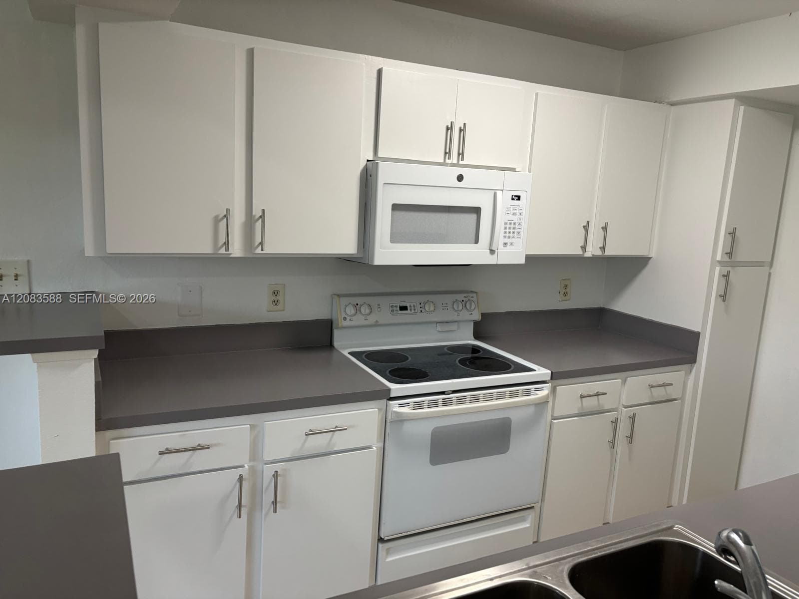 BISCAYNE BEACH CLUB CONDO · #1228 in Miami - Photo 8