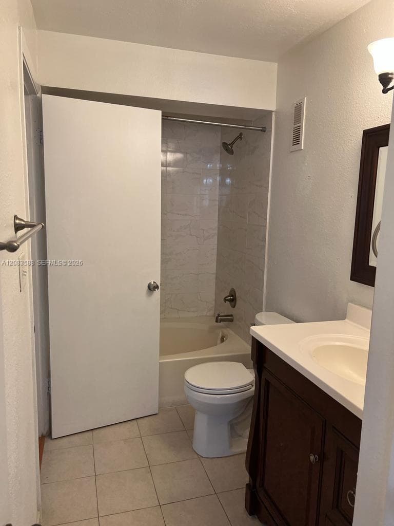 BISCAYNE BEACH CLUB CONDO · #1228 in Miami - Photo 25