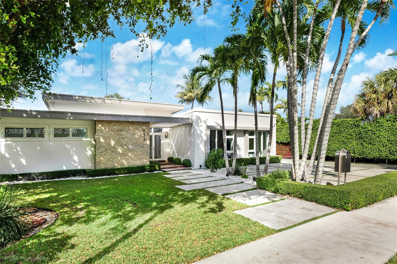 137 W Shore Dr photo 3