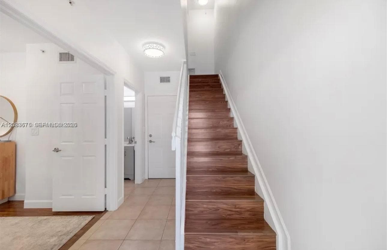 2069 S Ocean Dr #TH8 photo 2