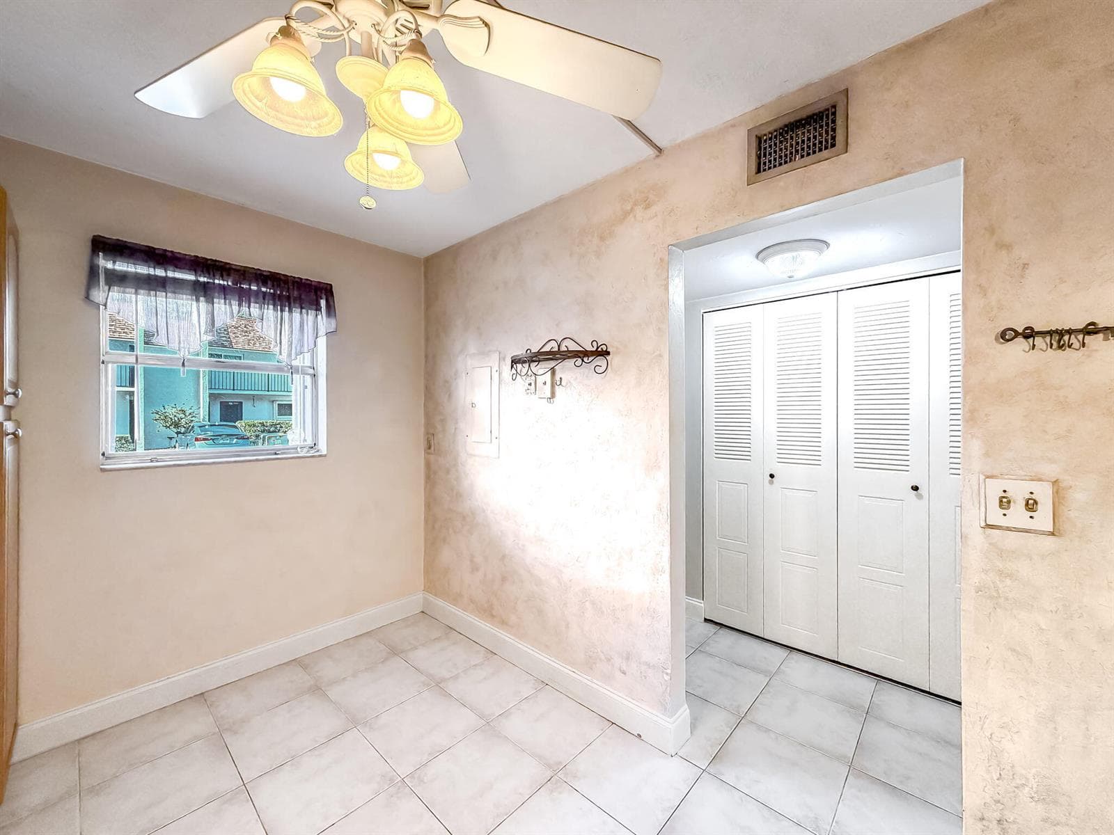 32-web-or-mls-JOY_054665