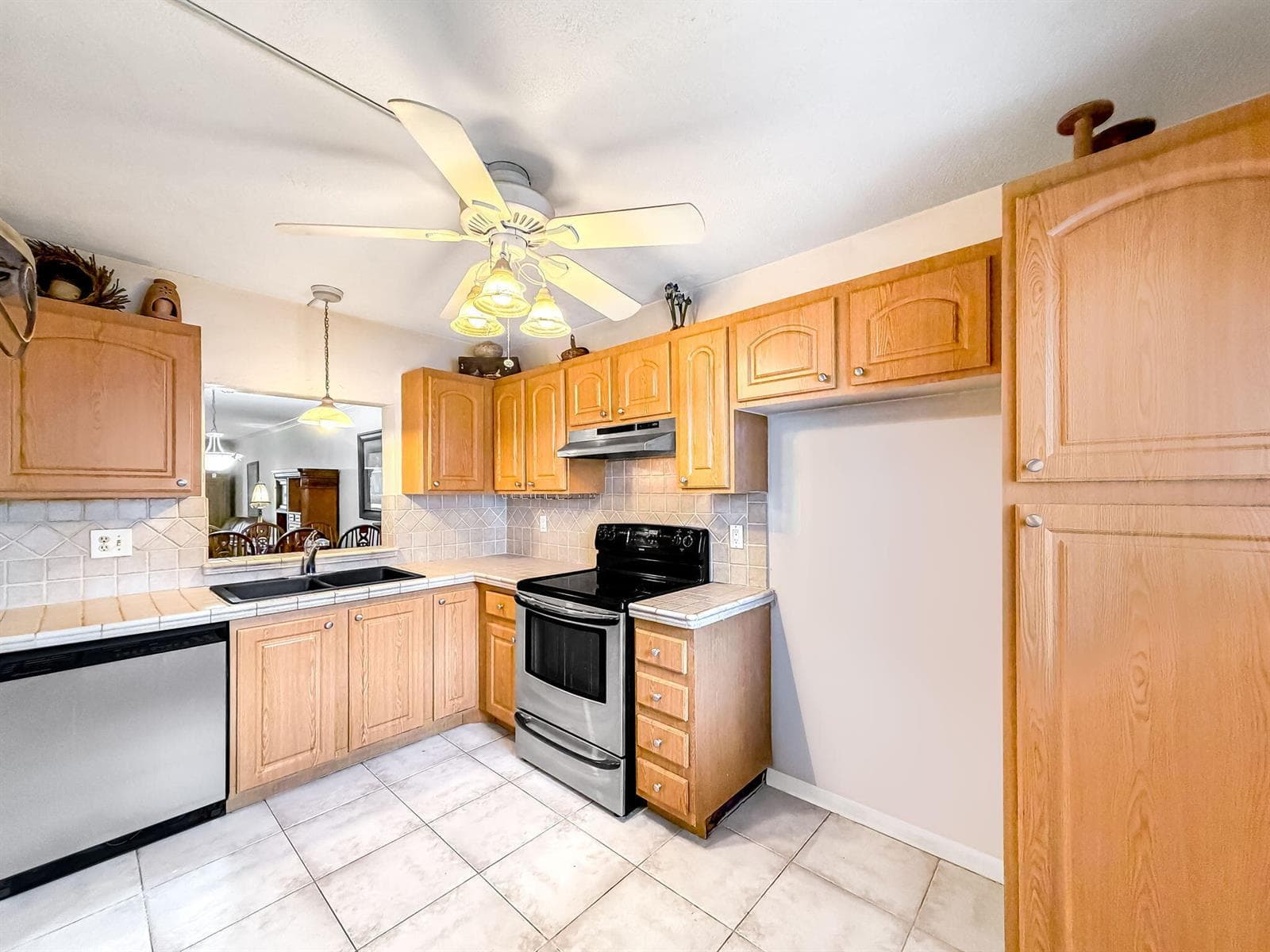 31-web-or-mls-JOY_054660