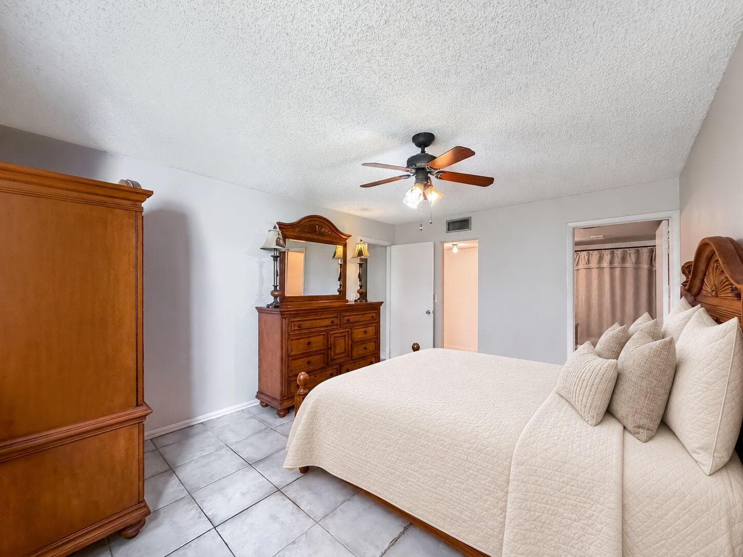 54-web-or-mls-JOY_054765-bed 3