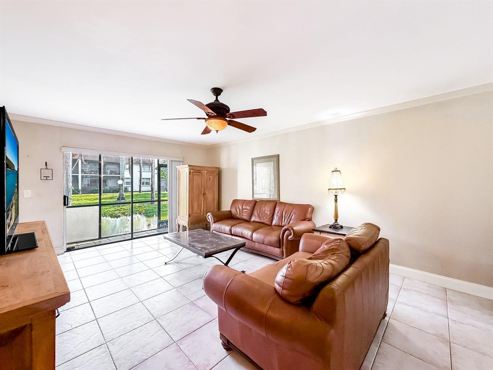 41-web-or-mls-JOY_054710
