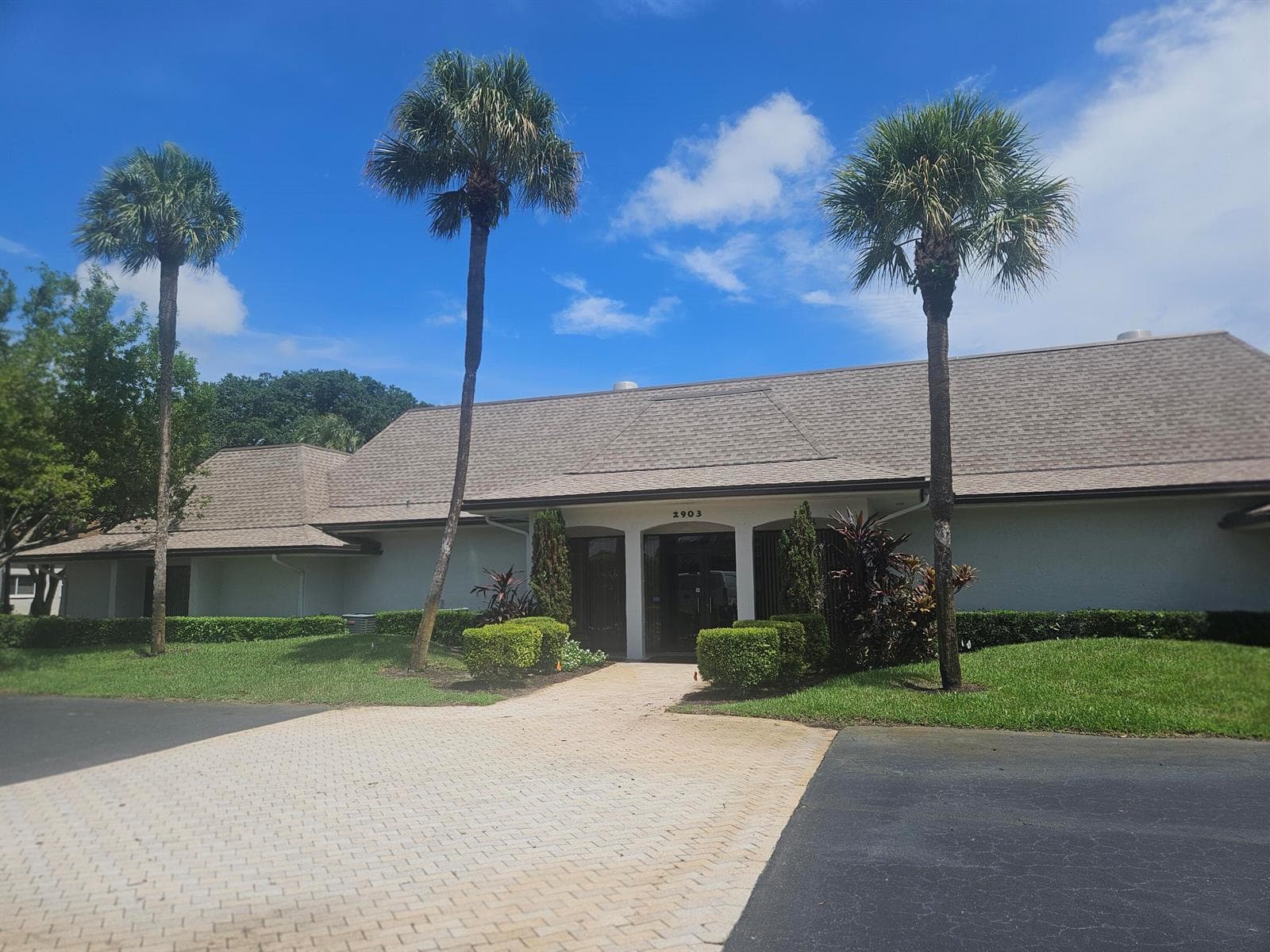 2935 Photo - Clubhouse3