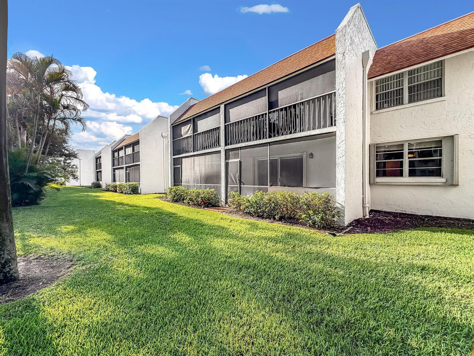 62-web-or-mls-JOY_054800