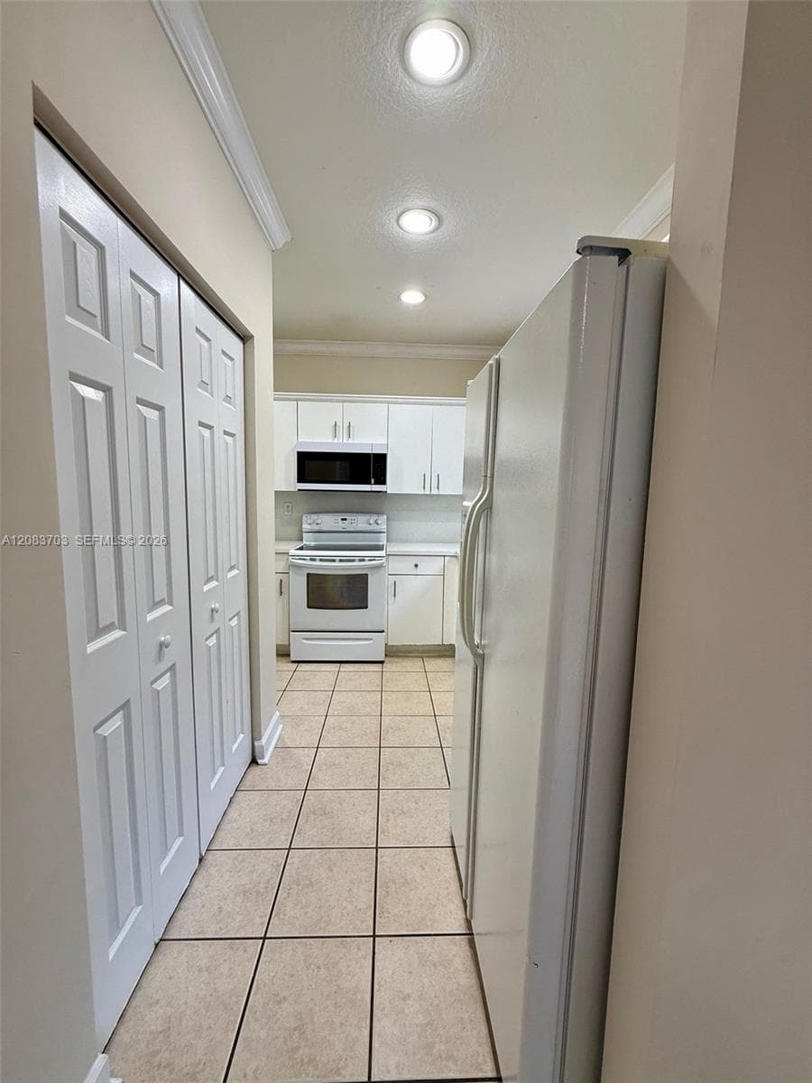 2601 NE 41st Cir photo 5