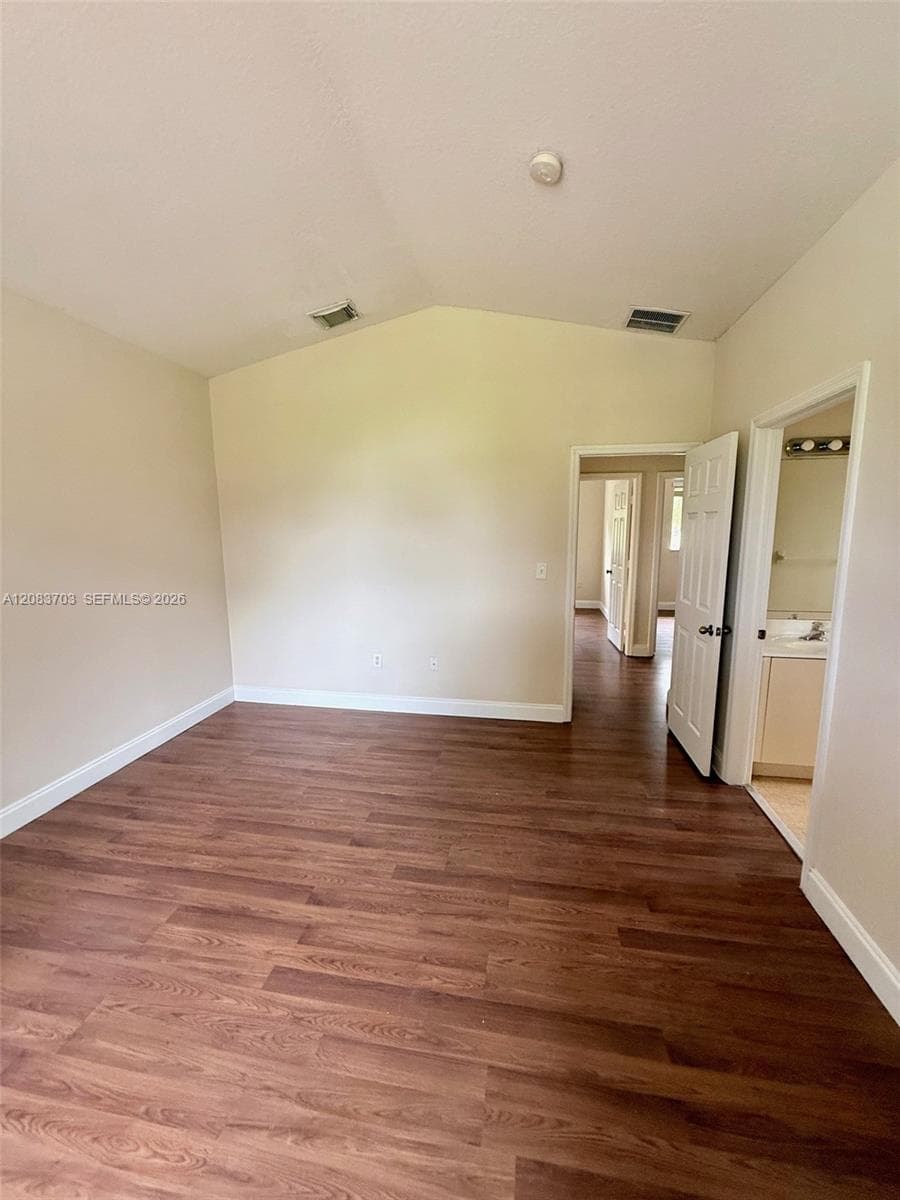 2601 NE 41st Cir photo 19
