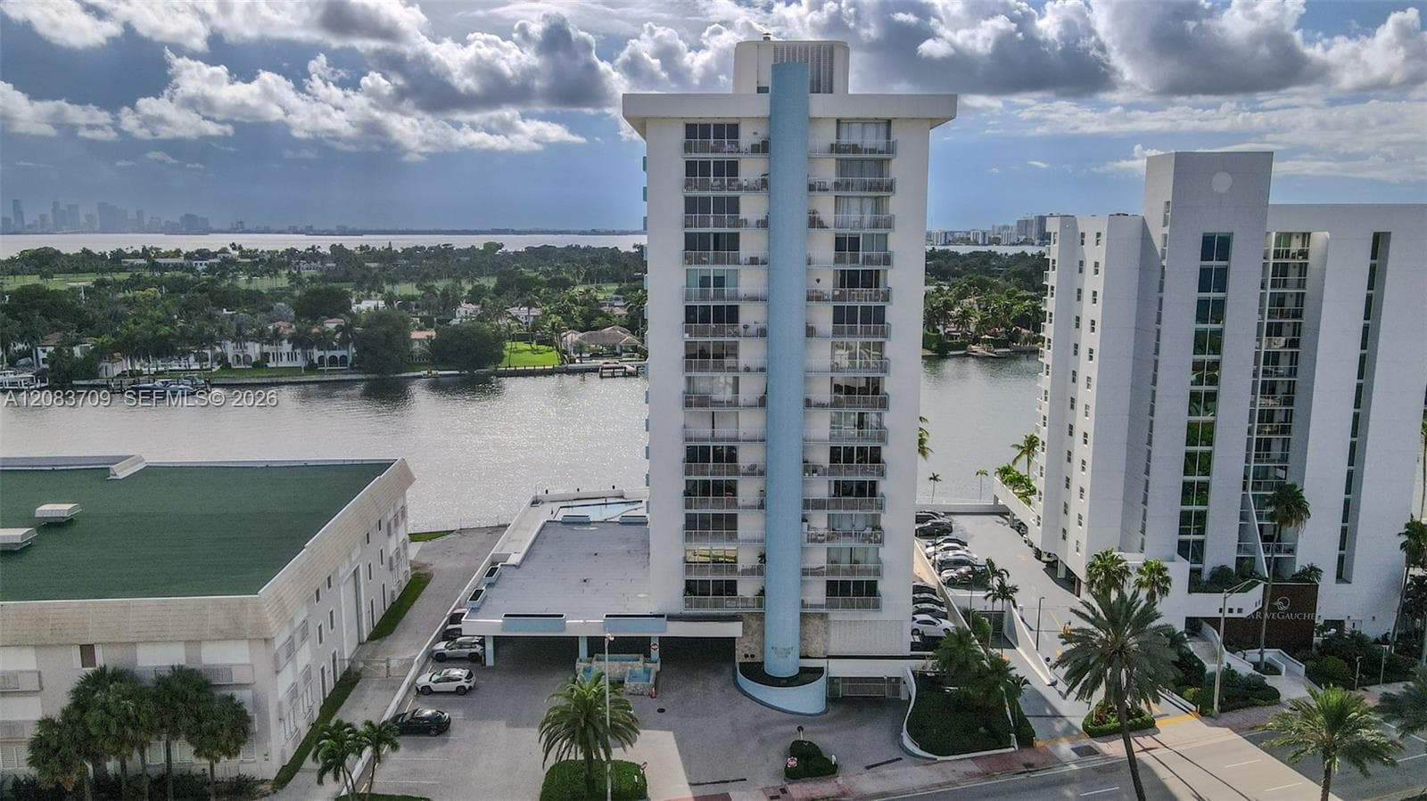 Regency Tower · #15F in Miami Beach - Photo 2