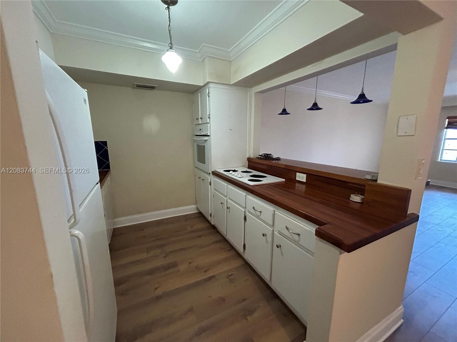 SUTTON HOUSE CONDO · #47 in North Miami - Photo 4