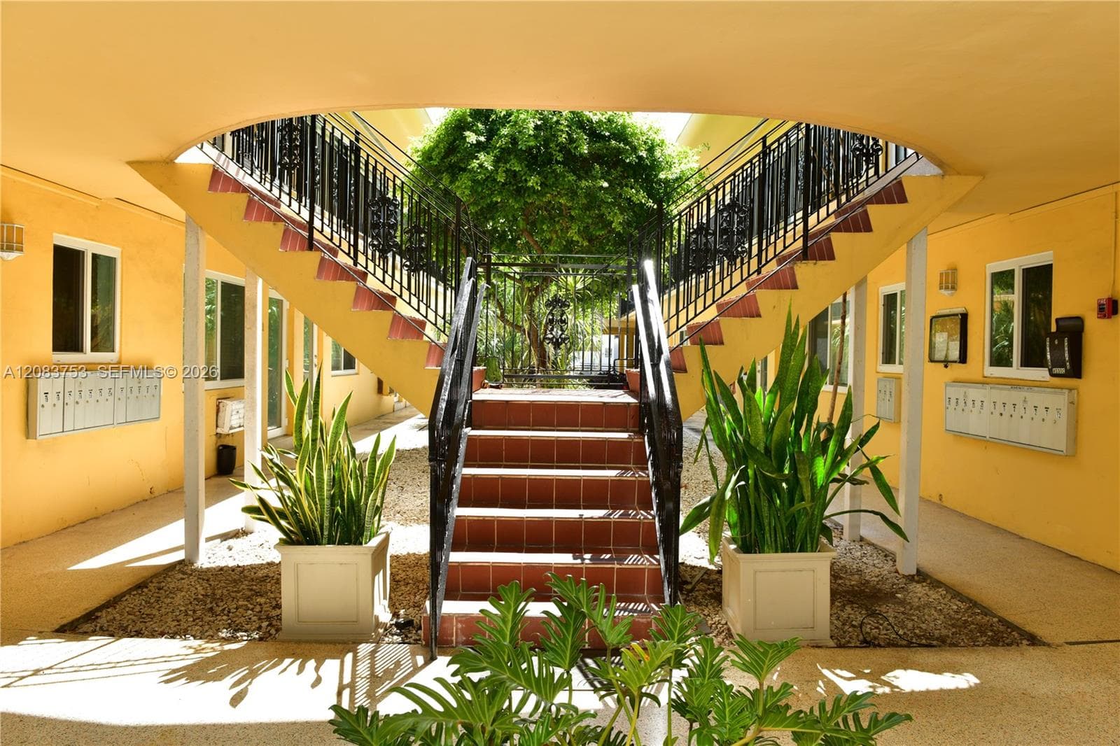 Golden Dreams Condo · #26 in Miami Beach - Photo 1