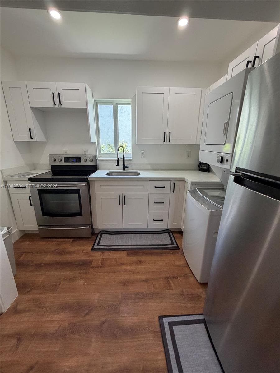 HOLLYWOOD LAKES SECTION · #8 in Hollywood - Photo 4