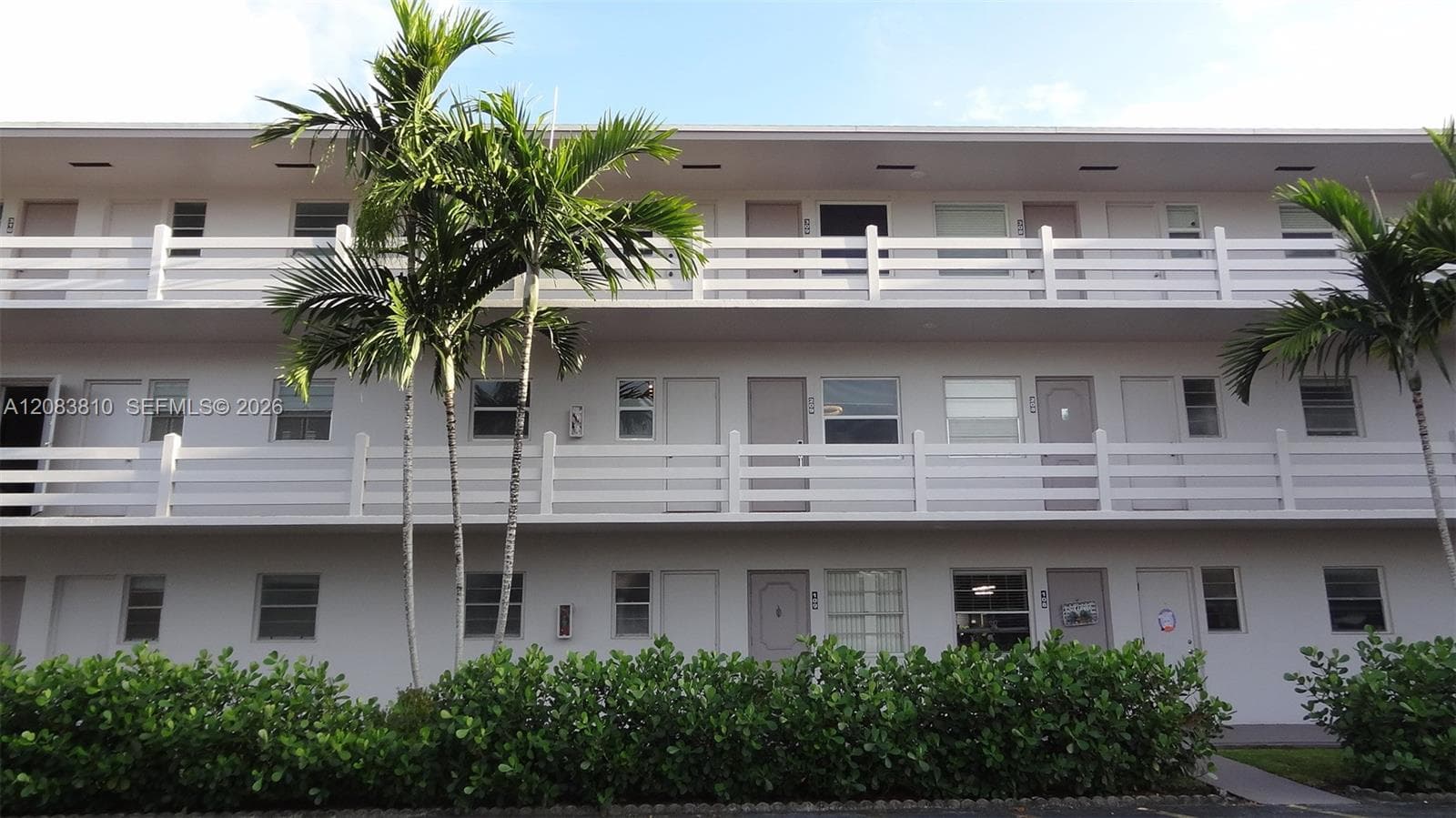 GOLDEN ISLES CONDO APTS · #319 in Hallandale Beach - Photo 2