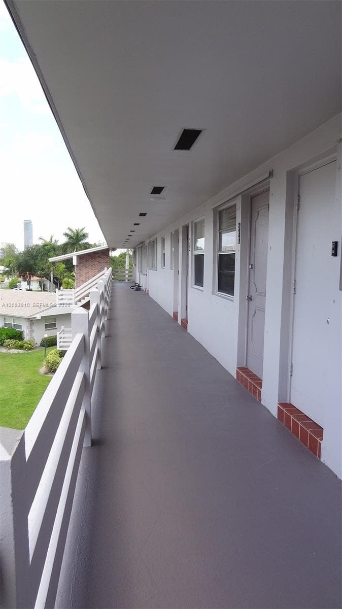 GOLDEN ISLES CONDO APTS · #319 in Hallandale Beach - Photo 22