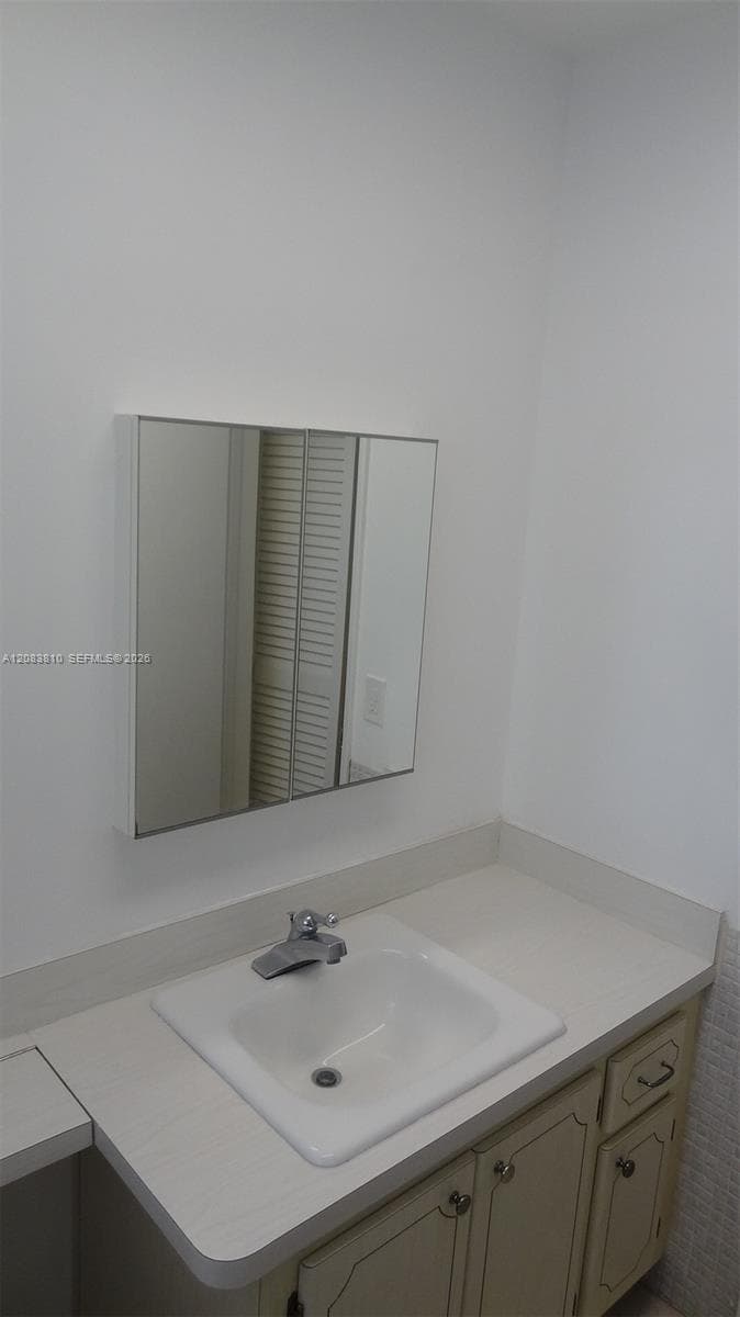 GOLDEN ISLES CONDO APTS · #319 in Hallandale Beach - Photo 14