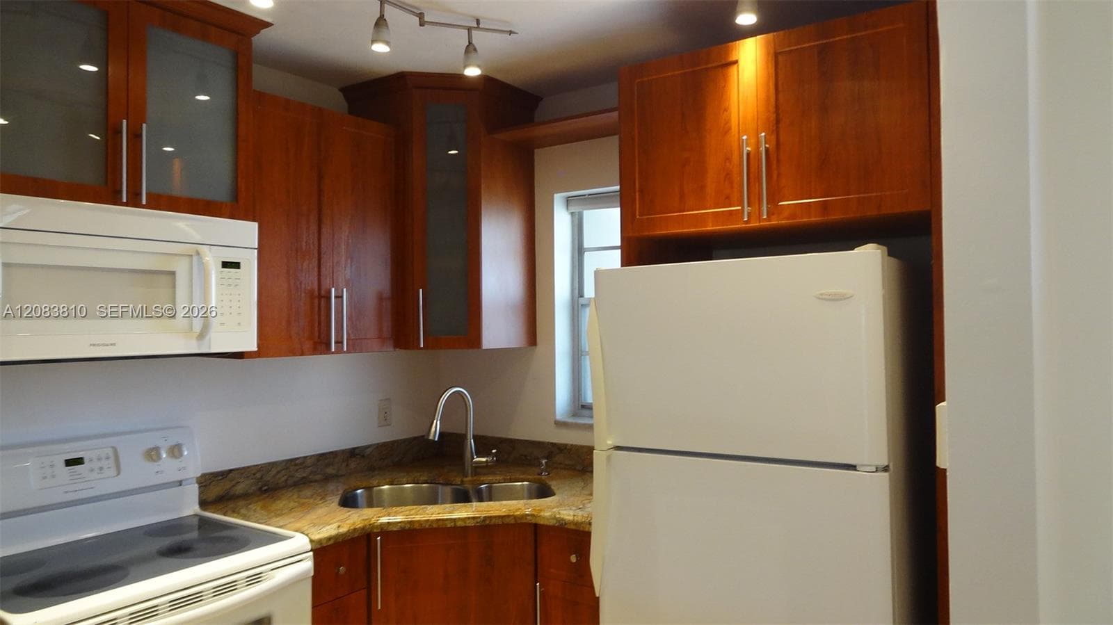 GOLDEN ISLES CONDO APTS · #319 in Hallandale Beach - Photo 8
