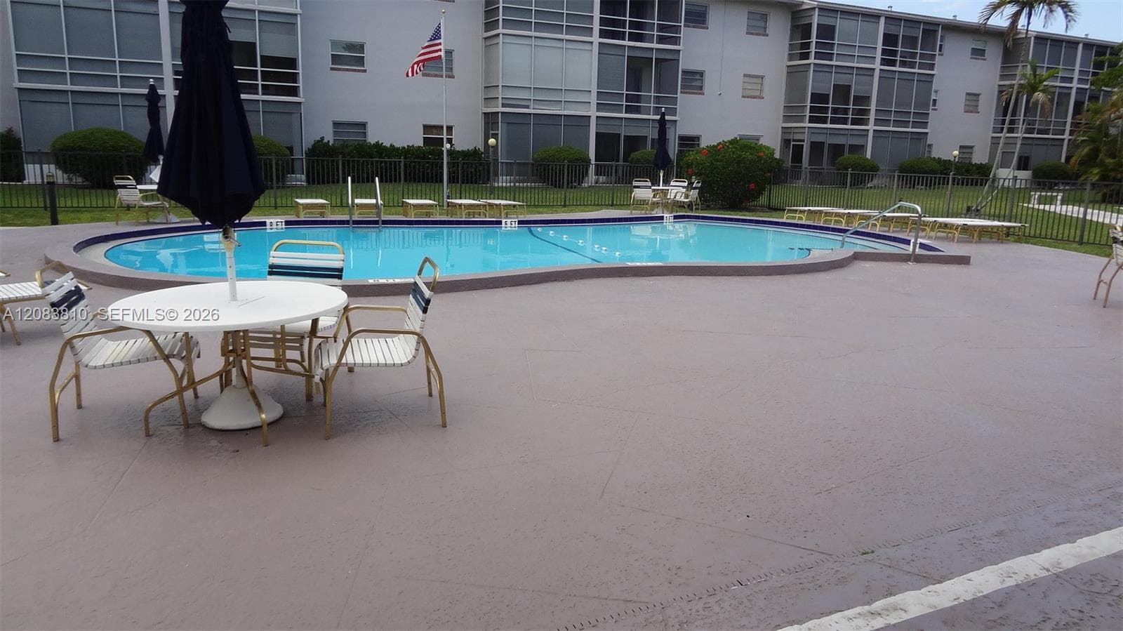 GOLDEN ISLES CONDO APTS · #319 in Hallandale Beach - Photo 25