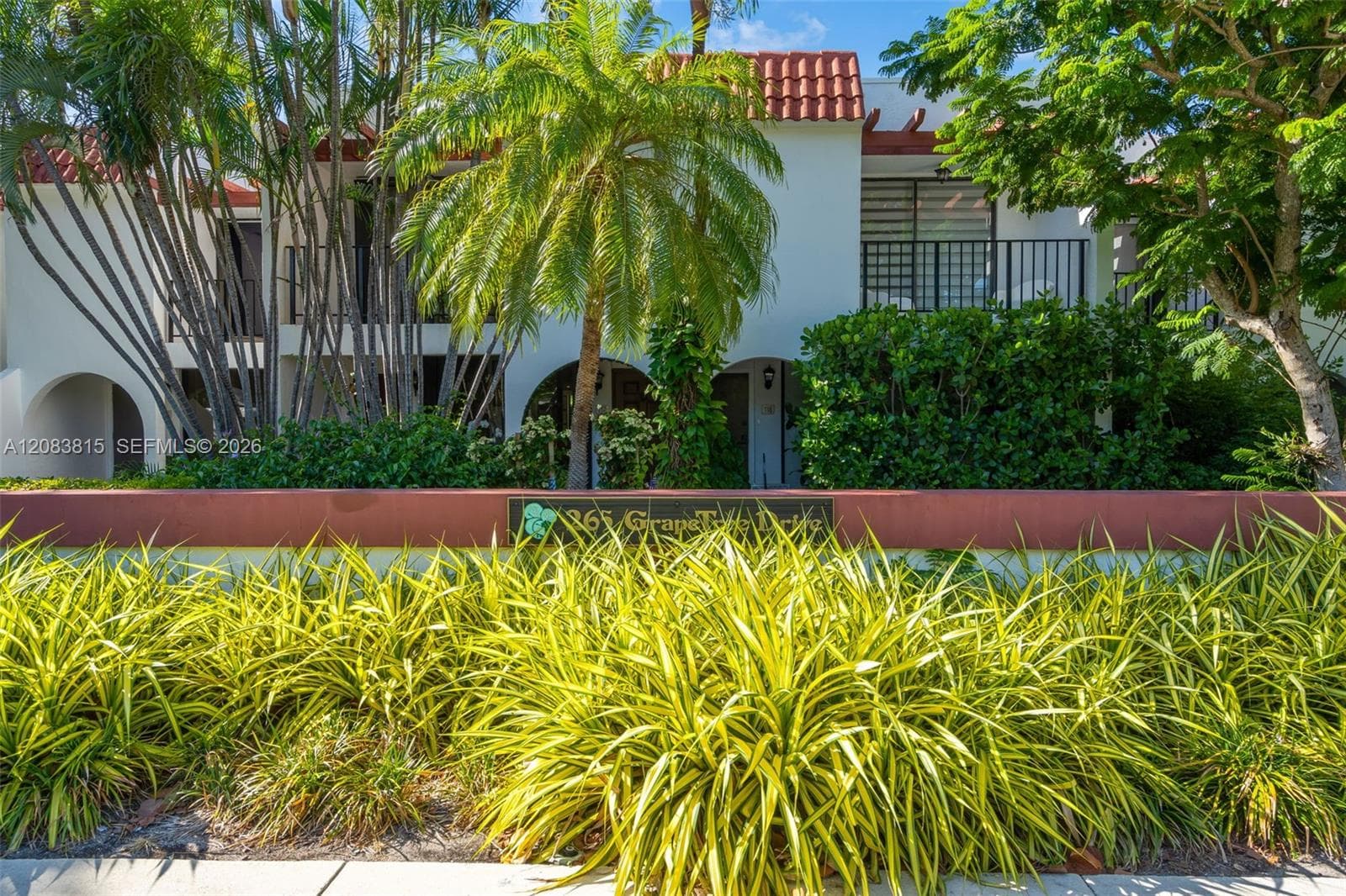 GRAPETREE TOWNHOUSE CONDO · #119 in Key Biscayne - Photo 2