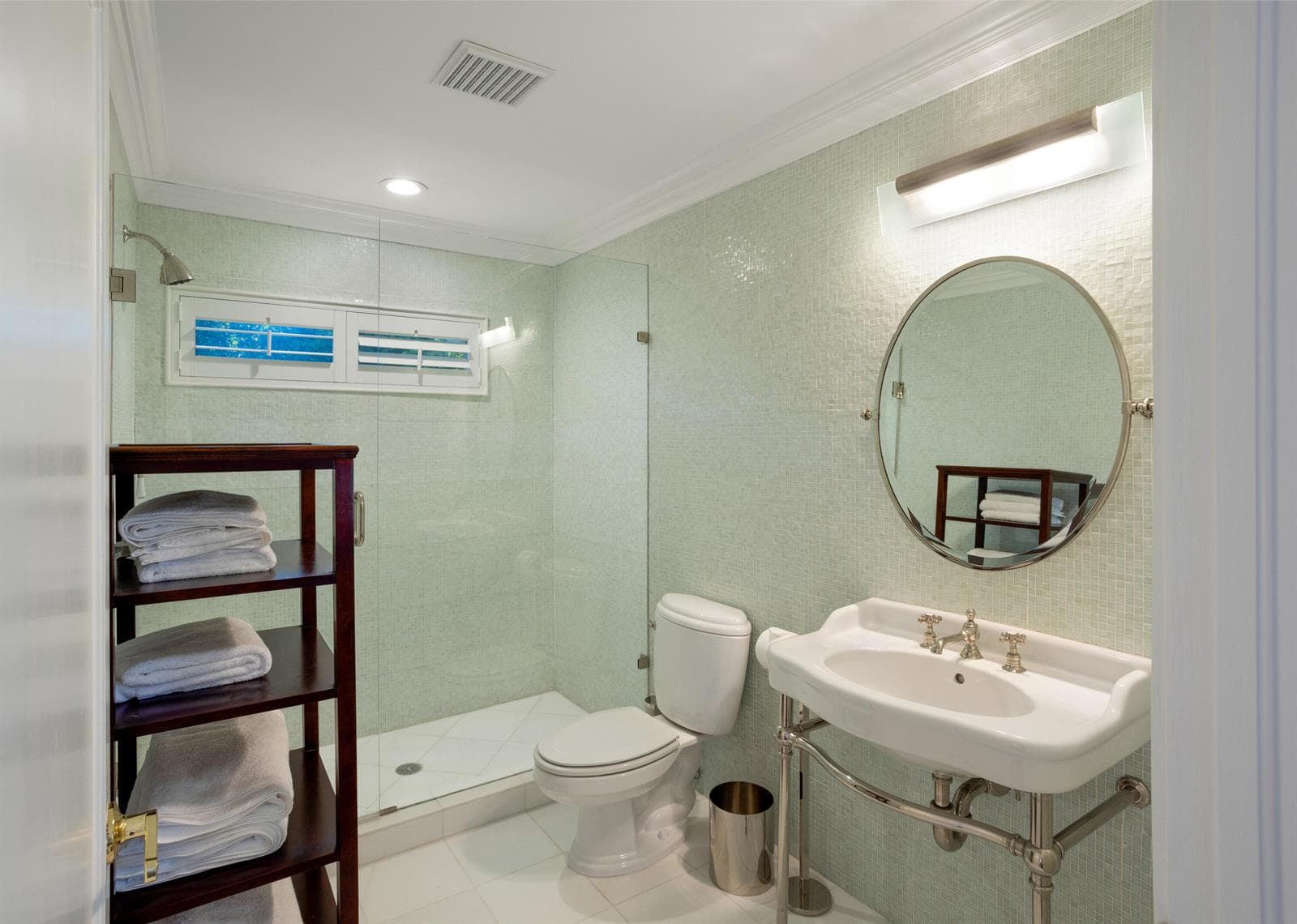 mls_GUEST_BATH_ANGLE_THREE