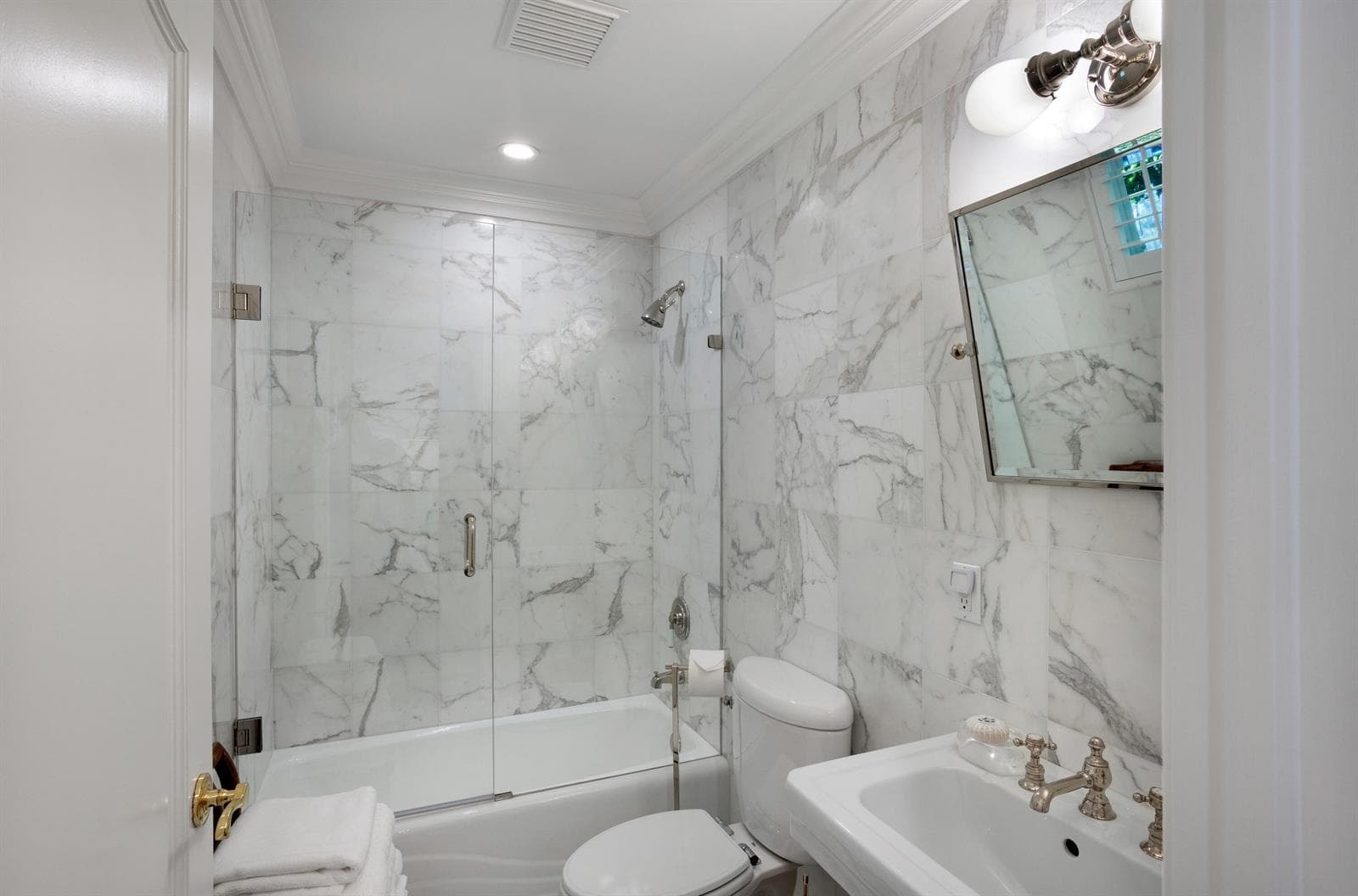 mls_GUEST_BATH_ANGLE_TWO