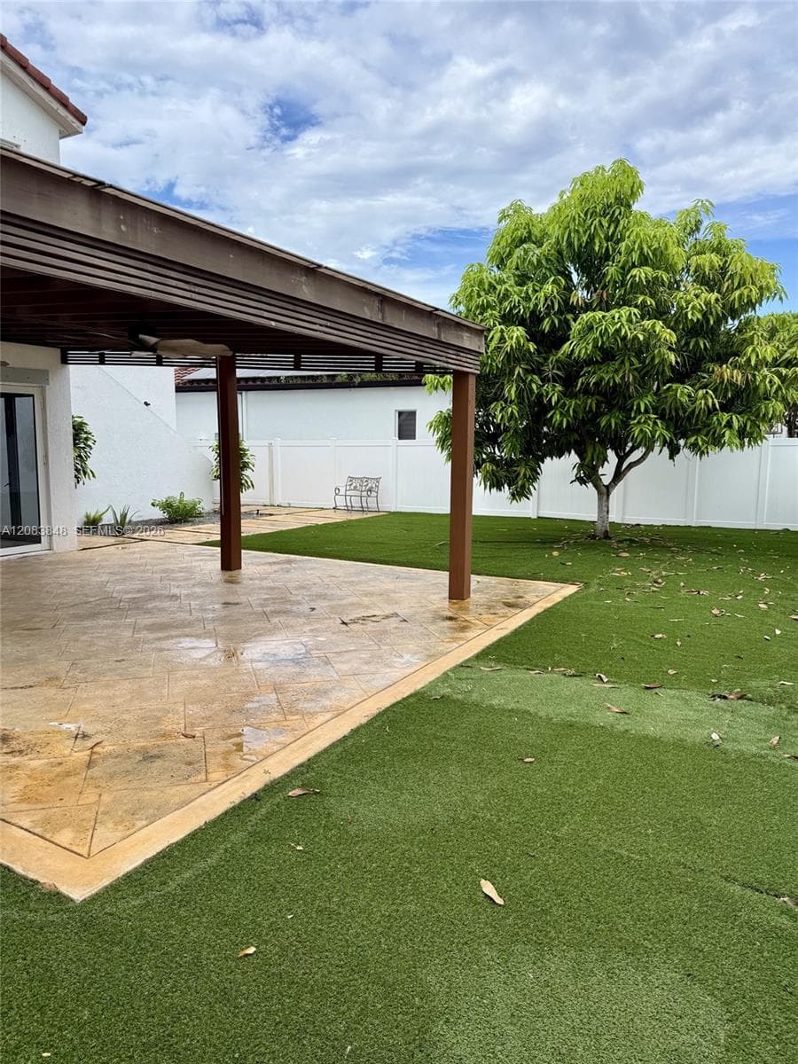 17081 SW 94th Way photo 5