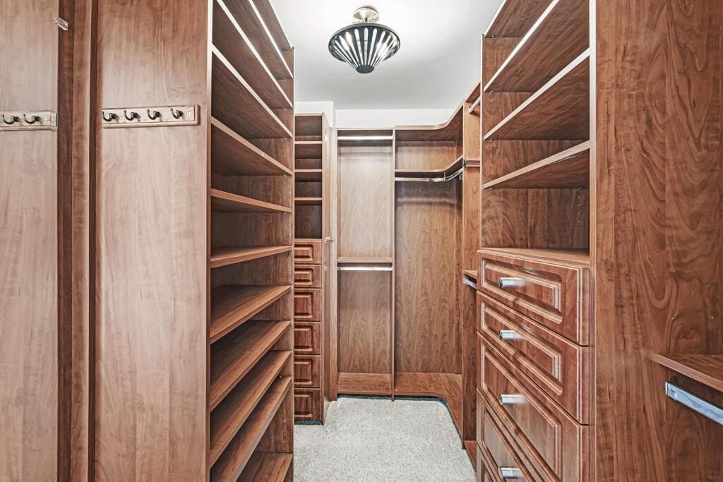 Large Walk In Closets