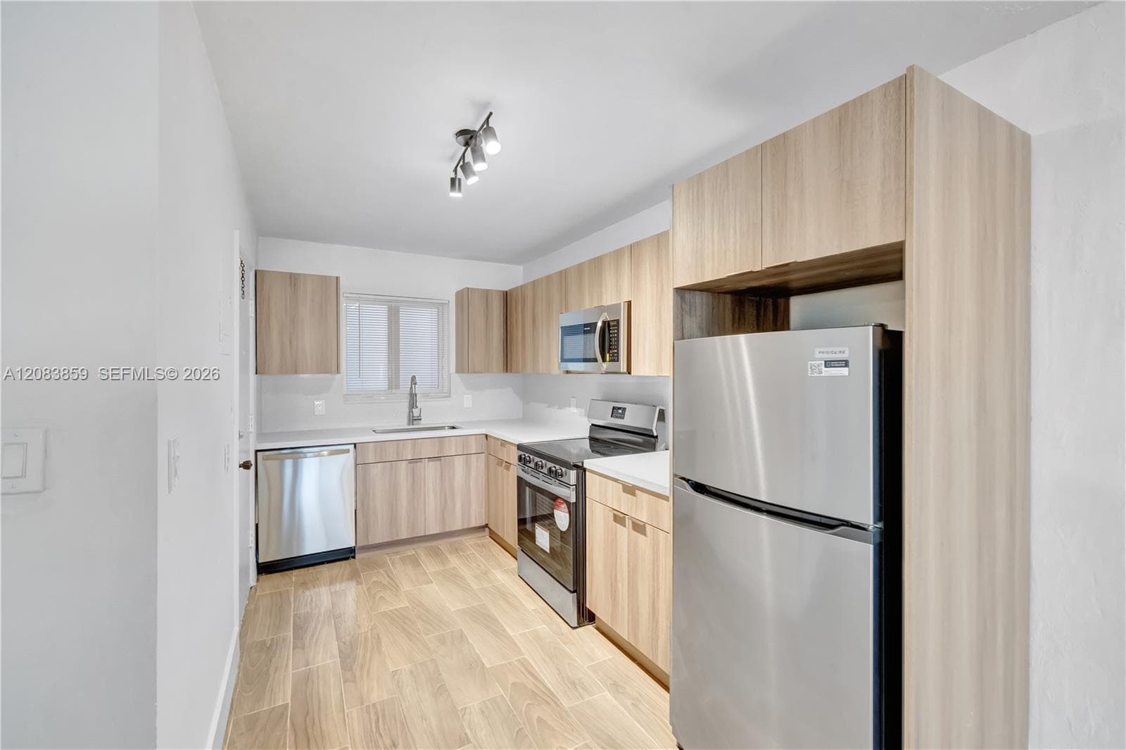 1939 Jefferson St · #103 in Hollywood - Photo 18