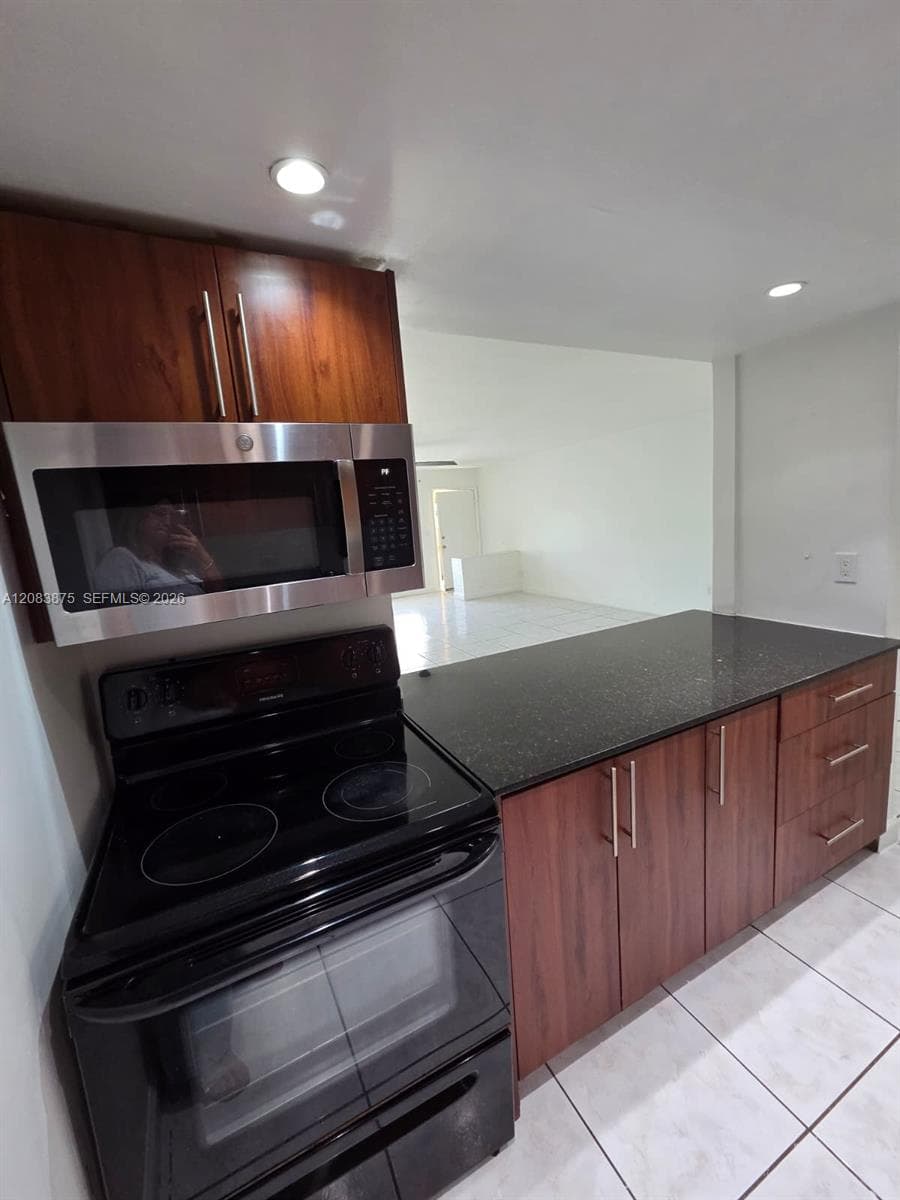 SUTTON HOUSE CONDO · #8 in North Miami - Photo 6