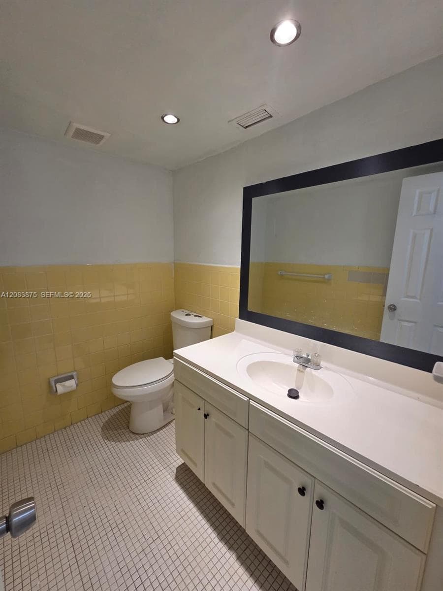 SUTTON HOUSE CONDO · #8 in North Miami - Photo 7