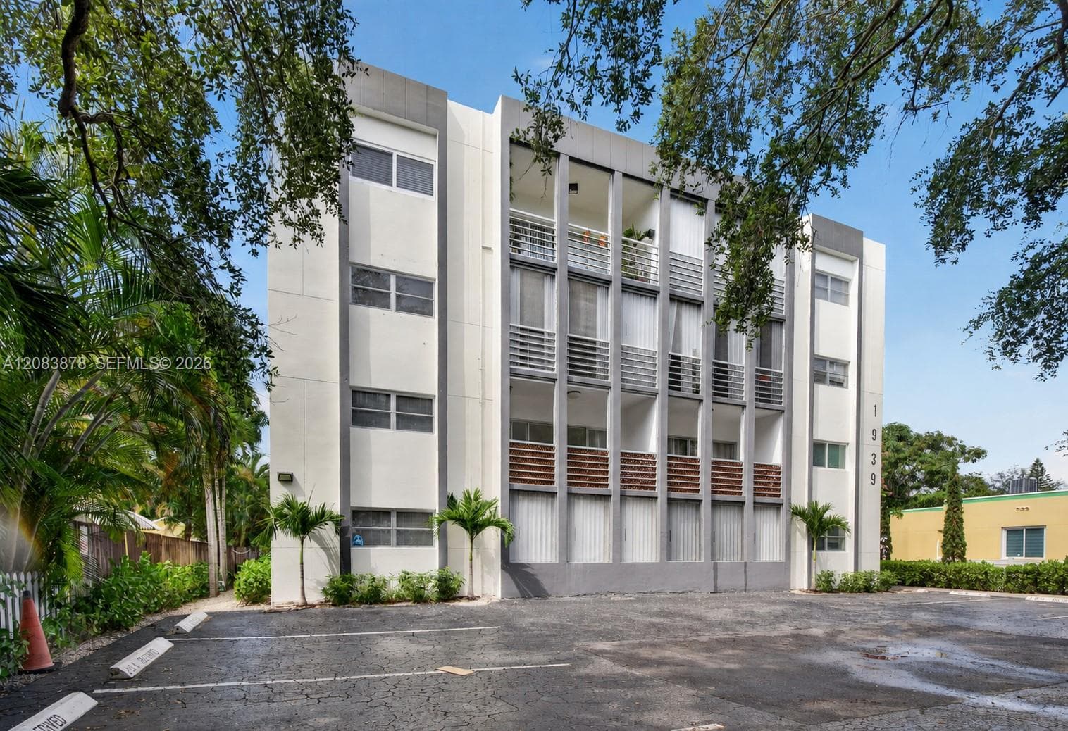 1939 Jefferson St · #204 in Hollywood - Photo 1
