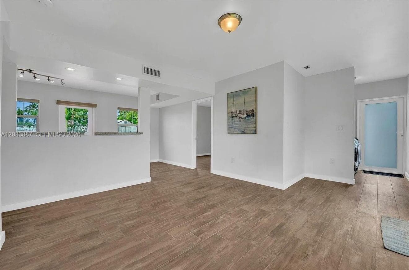 11250 SW 46th St photo 5