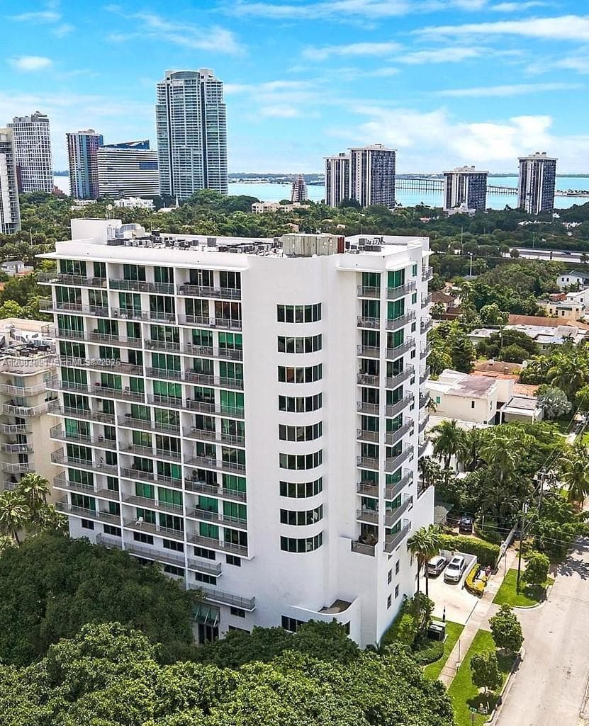 ROADS AT 21ST CONDO · #1102 in Miami - Photo 2