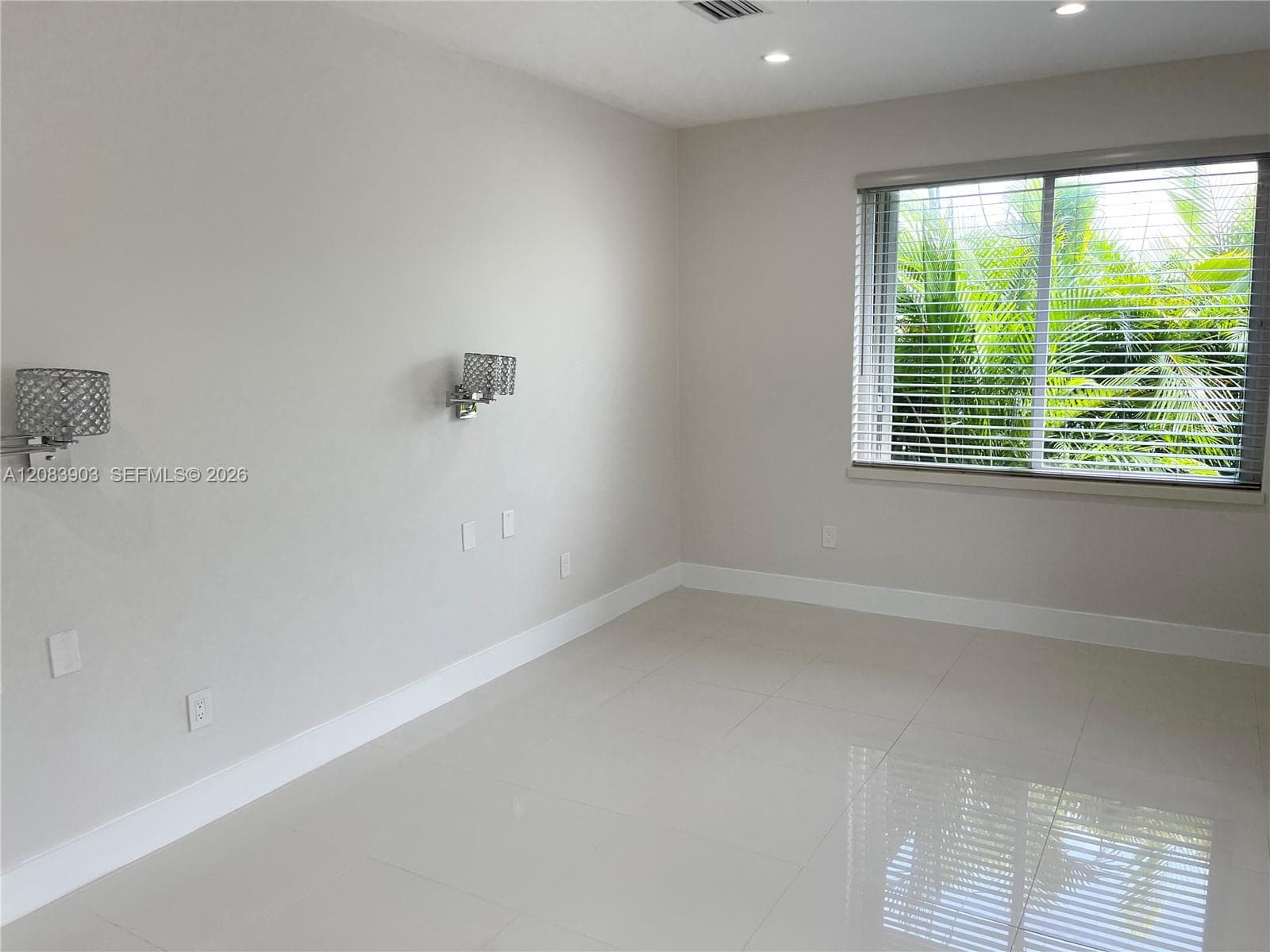 4555 N Jefferson Ave photo 15