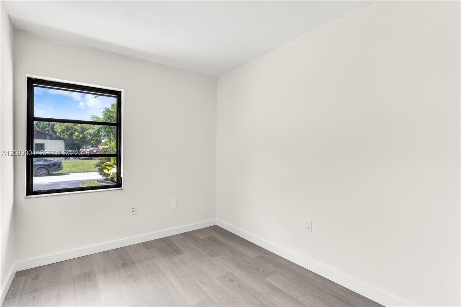 13962 SW 52 LN photo 16