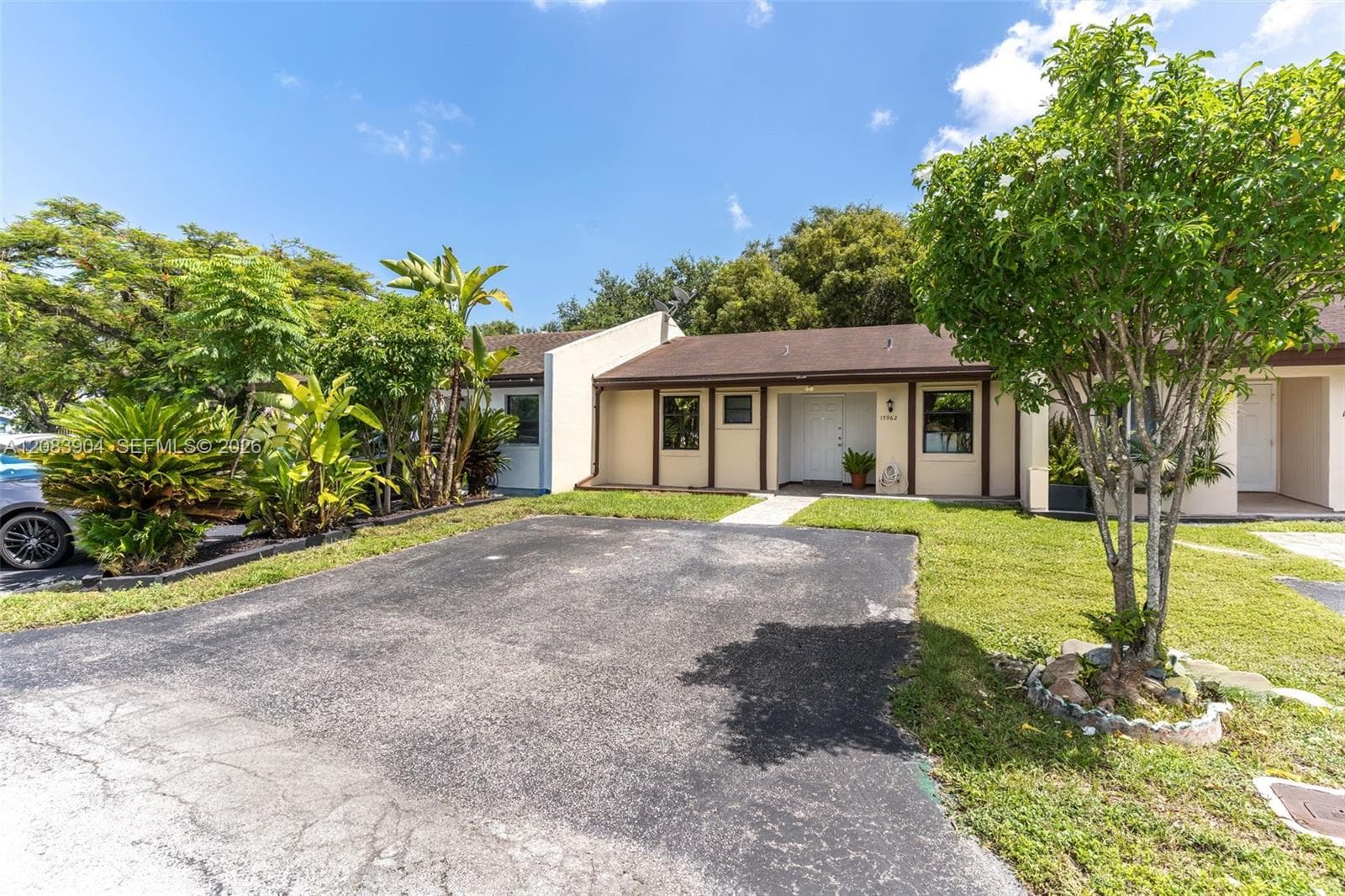 13962 SW 52 LN photo 3